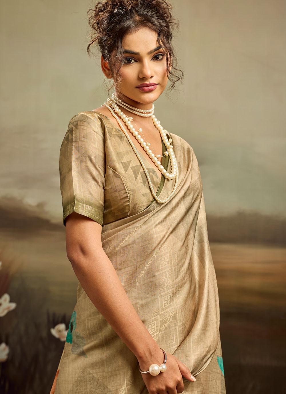 Beige Jacquard Saree with Watercolour Floral Print, view 4 of 4